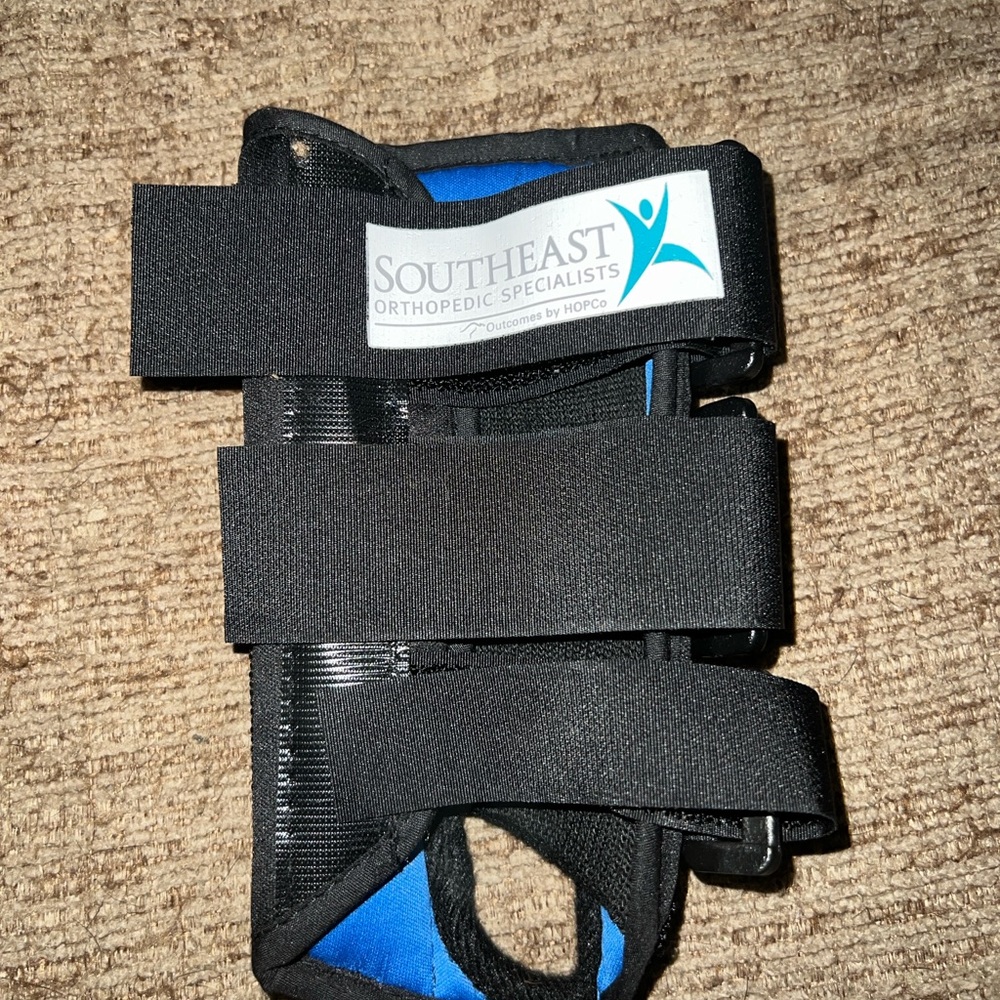 Orthopedic Left Wrist Brace XS